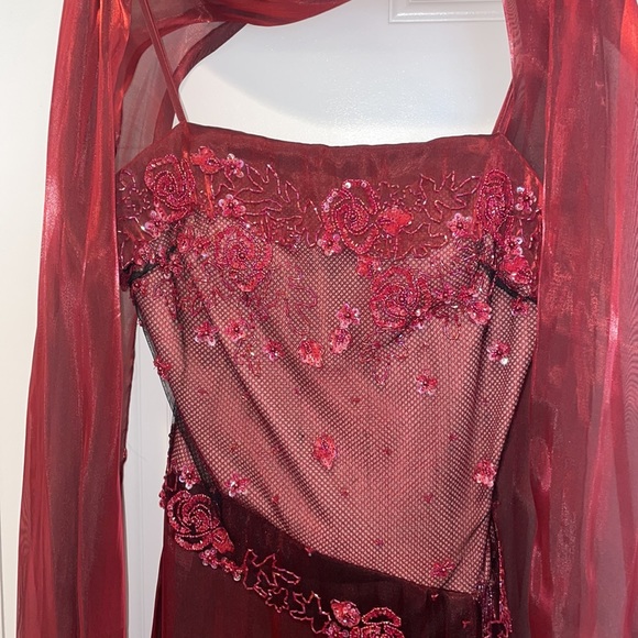 Alyce Formal Beaded Red Gown Size 8 - Picture 3 of 6